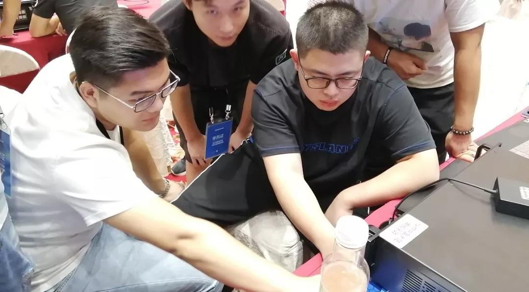 J9����|����վ����